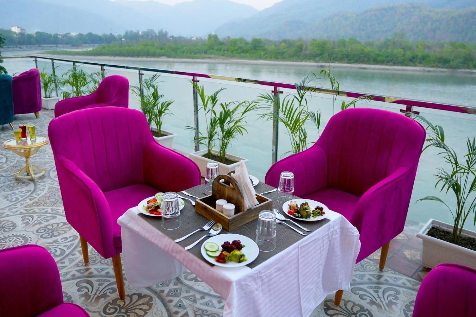 The Neeraj Naturecure On Ganga Rishīkesh Extérieur photo